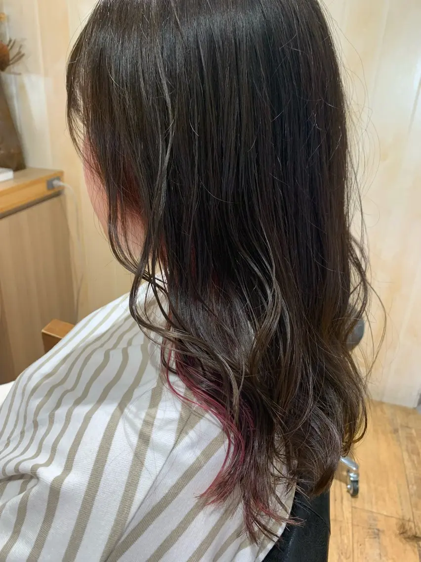 ミディアム カラー インナーカラー 森本 美咲のヘアスタイル