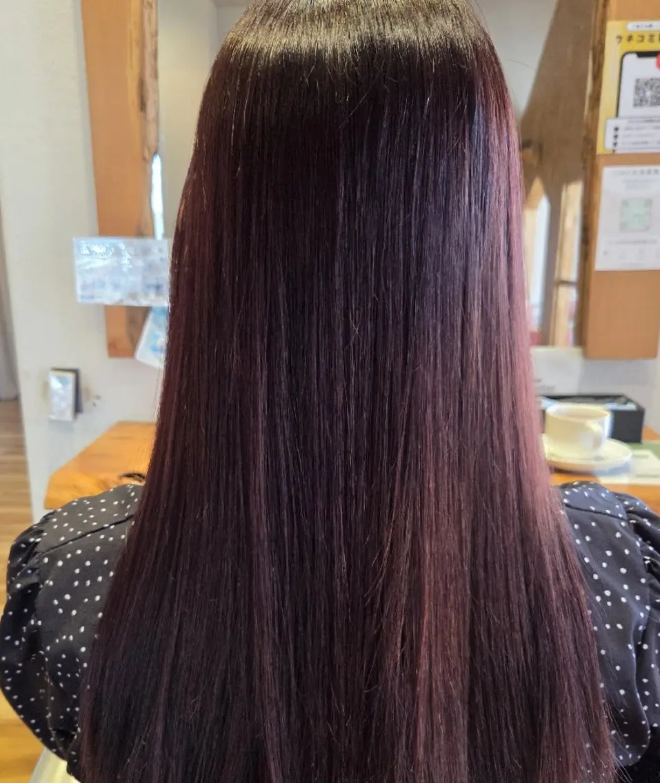 カラー komo. TAKAHIRO のヘアスタイル