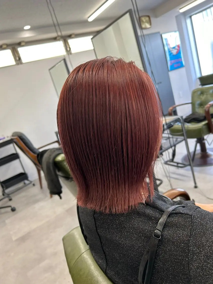ミディアム カラー ピンクカラー レッドカラー カット ヘアカラー SHAFT Ieiriのヘアスタイル