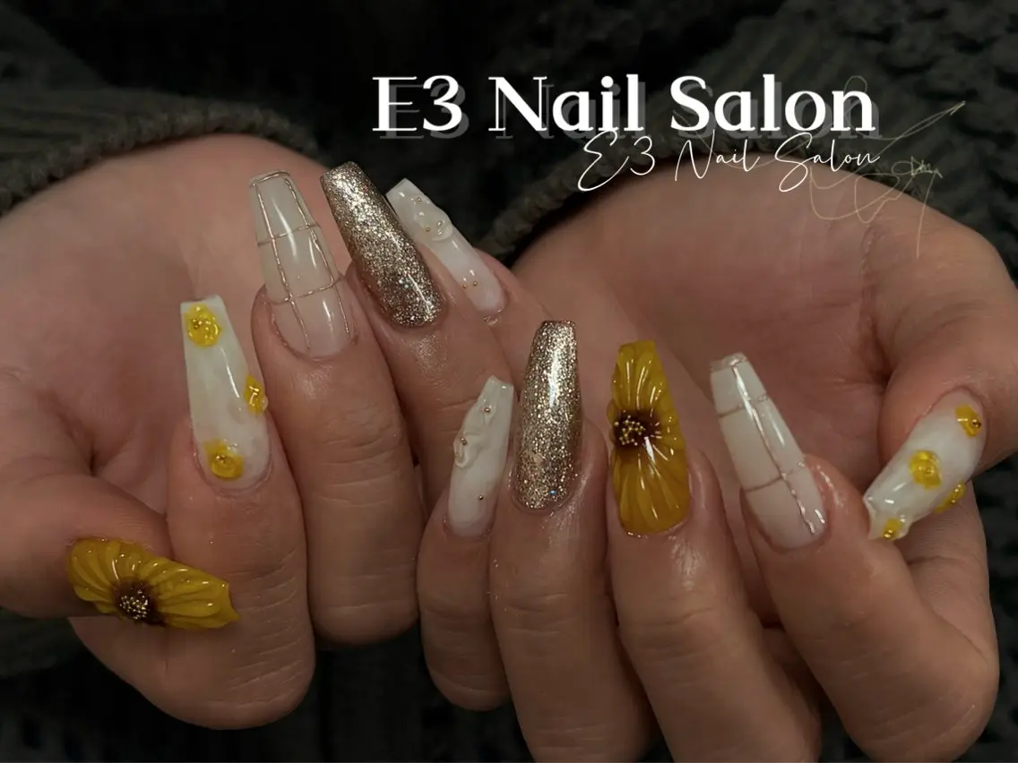 ネイル 桜ネイル フレンチネイル ジェルネイル ガラスフレンチ グラデーション ハンドネイル E3 Nail Salonのネイルデザイン