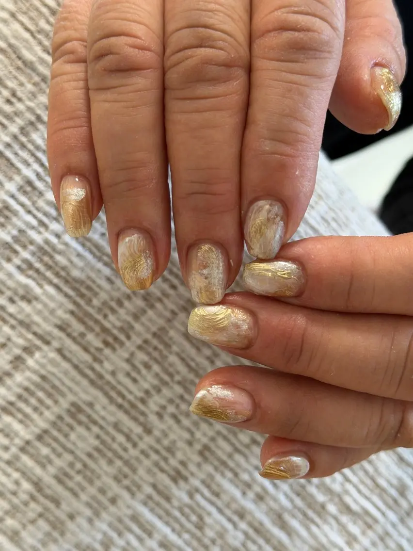 ネイル ゴールド ニュアンスネイル ハンドネイル 33 nail salon 徳山里美のネイルデザイン