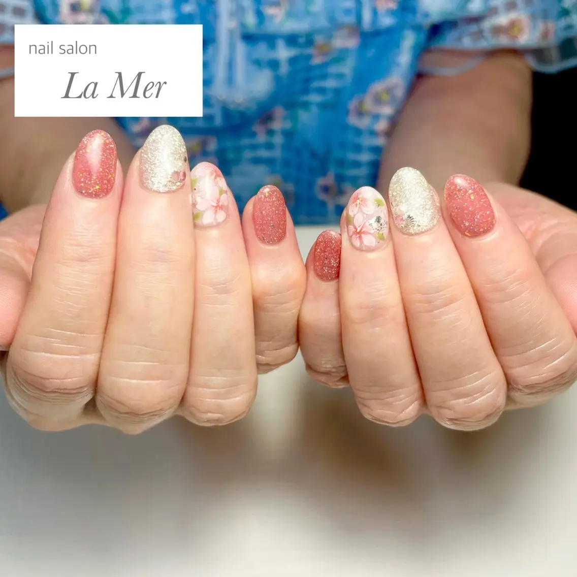 ネイル フラッシュネイル フラワーネイル オフィスネイル ピンク 赤色 ハンドネイル nailsalon La Merのネイルデザイン