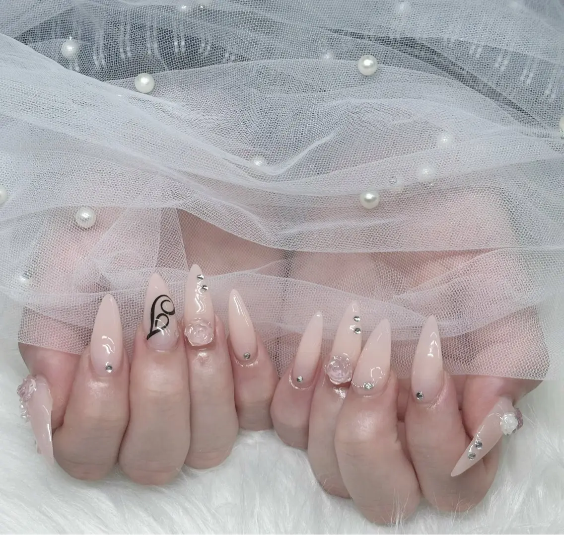 ネイル 韓国ネイル マグネットネイル 持ち込み ハンドネイル Mimi Nail_Royalのネイルデザイン