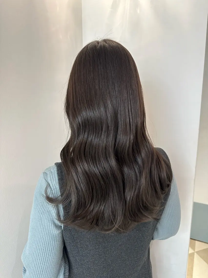 ロング カラー ヘアカラー トリートメント 安丸 結夏のヘアスタイル