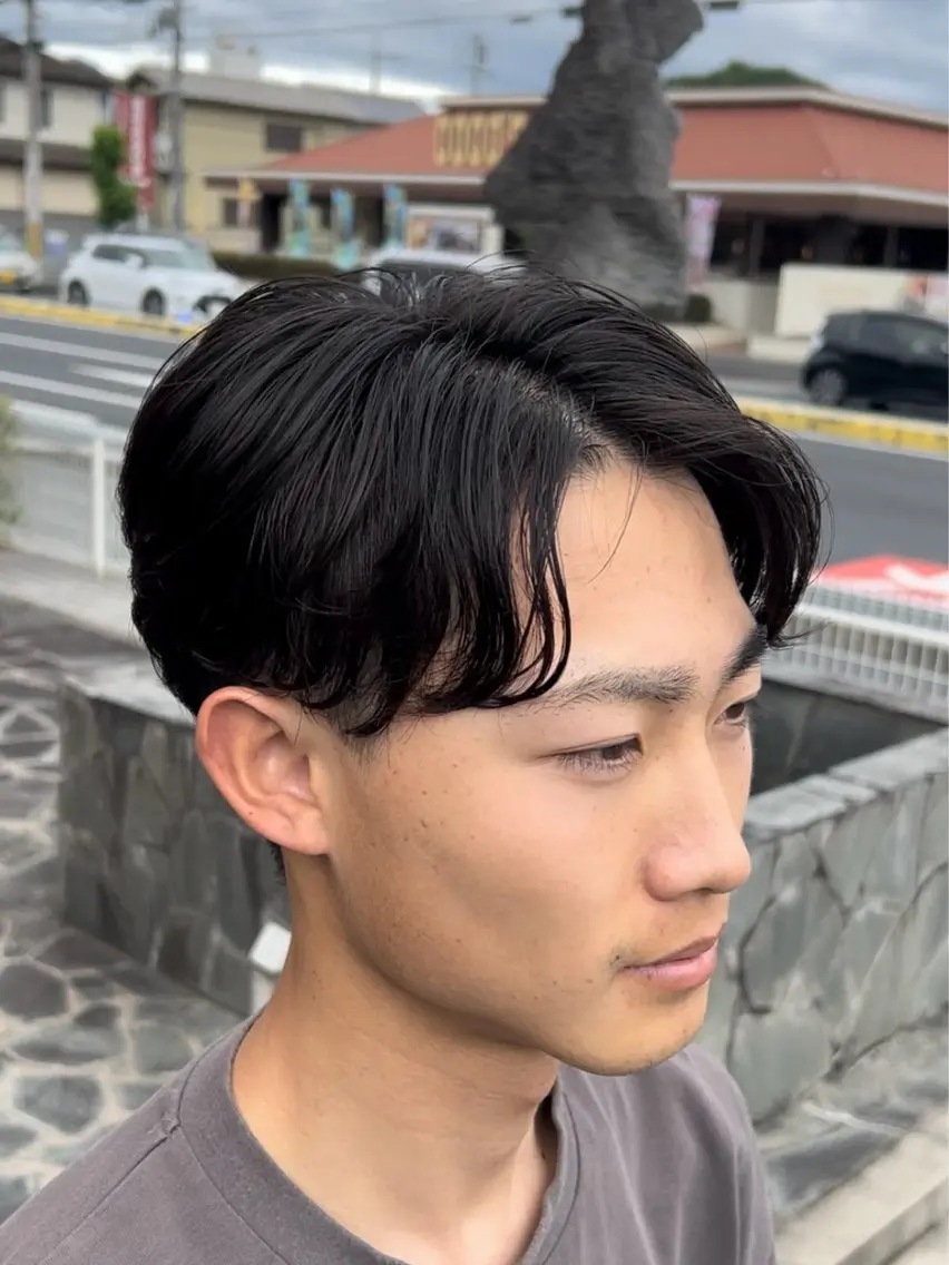 ミディアム メンズ センターパート 縮毛矯正 福井 太暉のヘアスタイル