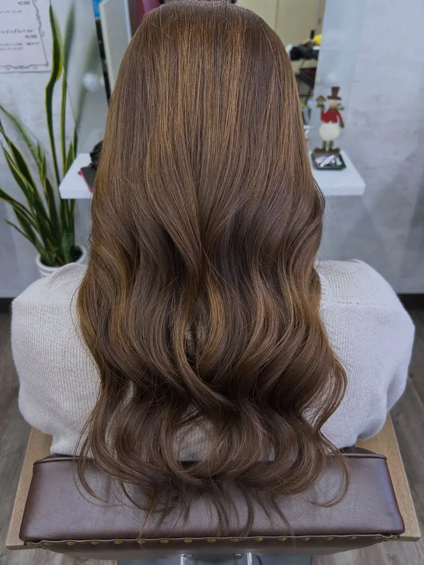ロング カラー アッシュ アッシュグレー アッシュグレージュ ブリーチ グレージュ 太田 まなのヘアスタイル