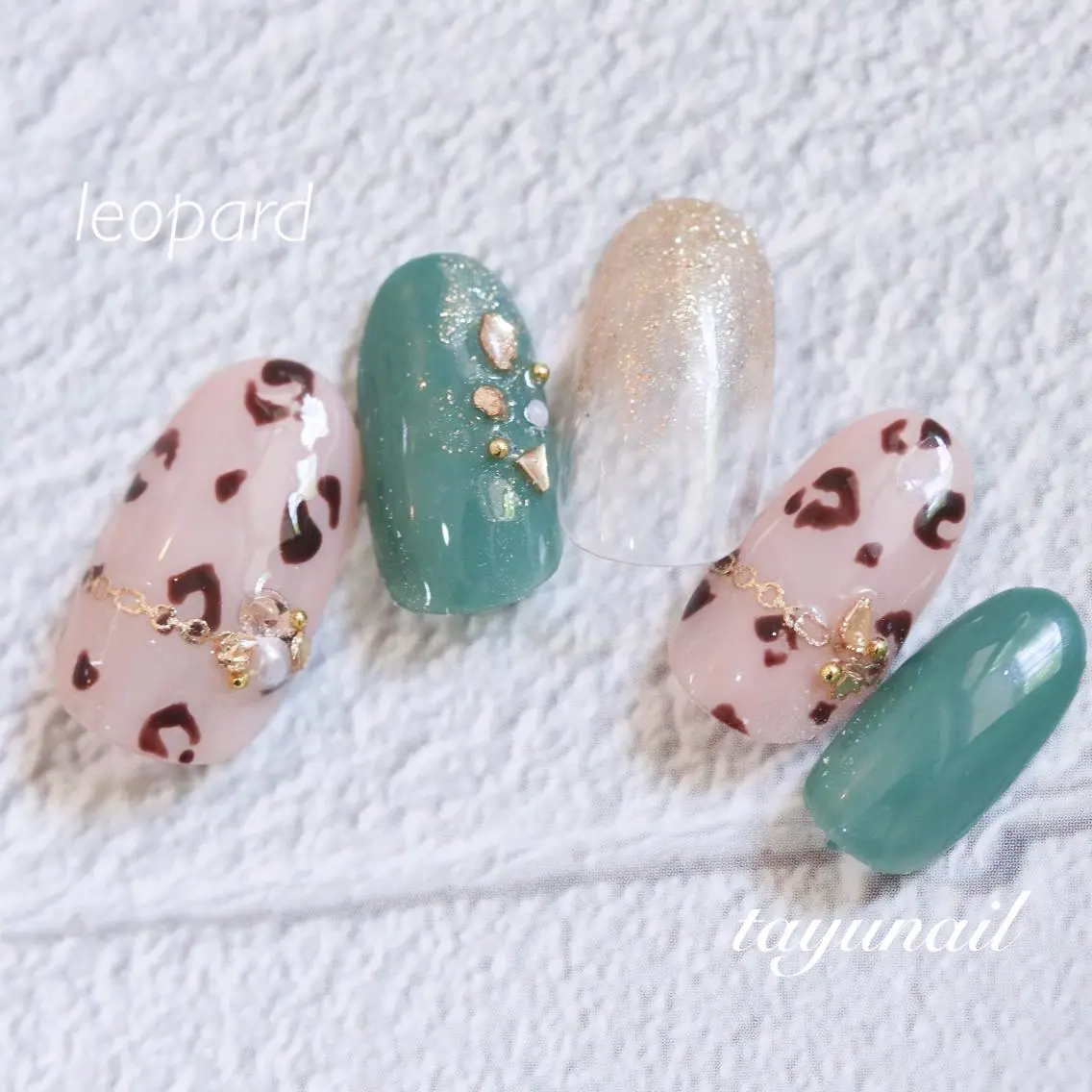 ネイル アニマル柄 フットネイル ジェルネイル グリーン パラジェル ネイルサロン 【たゆnail】のネイルデザイン