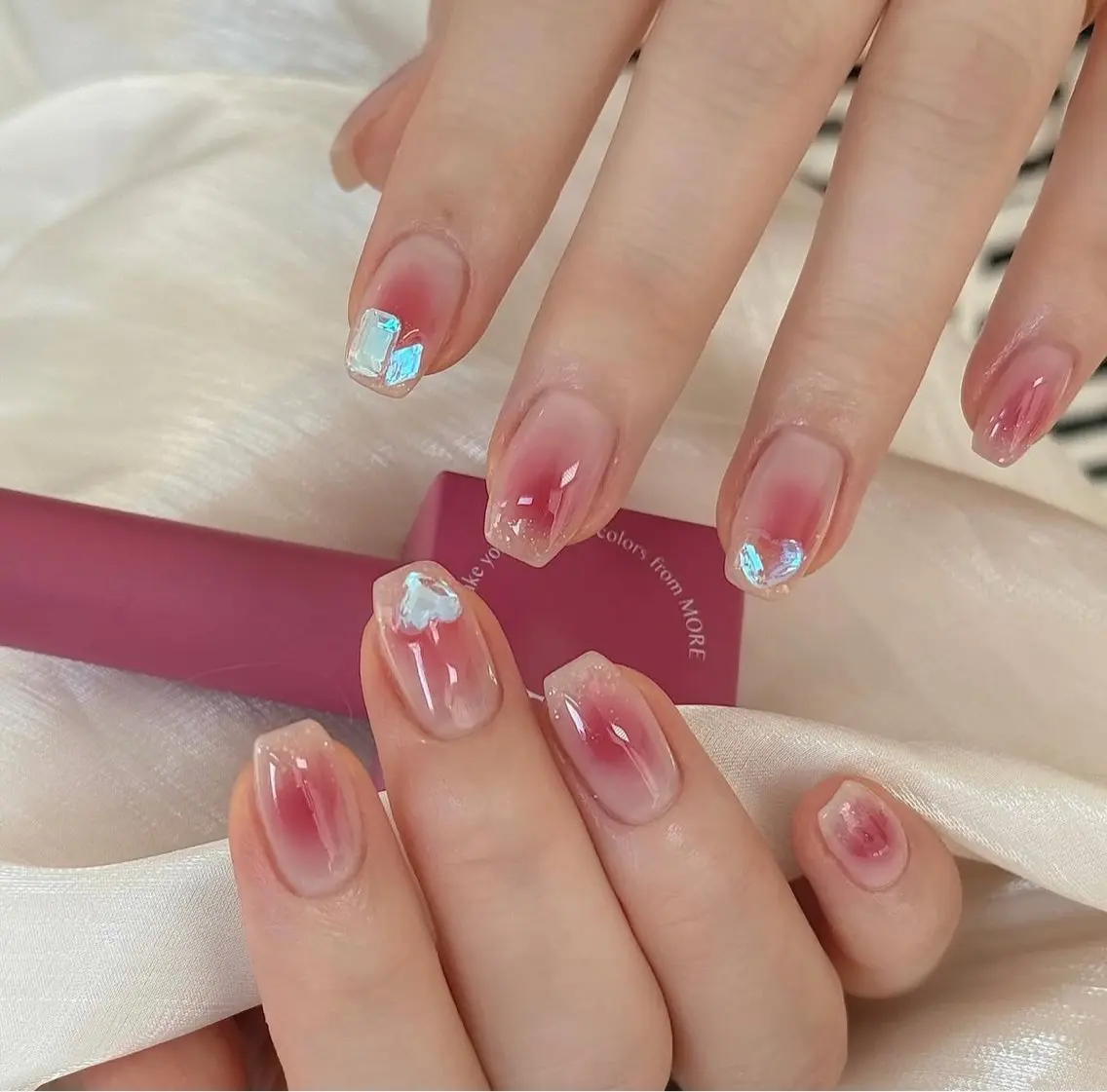 ネイル チークネイル フレンチネイル グラデーション 韓国ネイル マグネットネイル Hana Nailのネイルデザイン