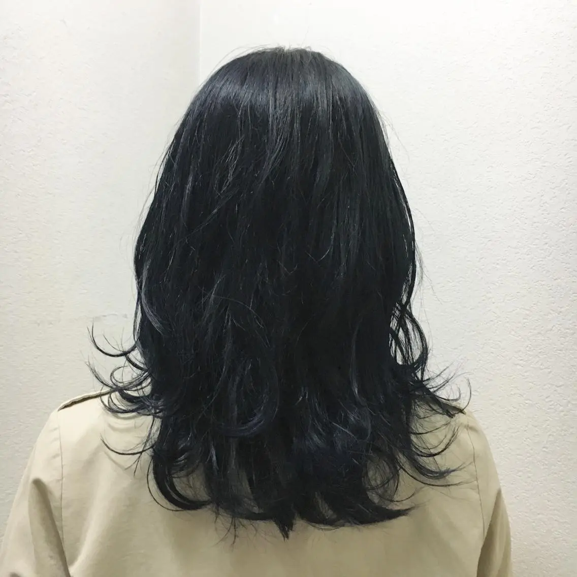 ミディアム カラー アッシュ 黒髪 ブリーチ 透明感カラー ダークグレー JILBLAN京都 ショート/ハイライトのヘアスタイル