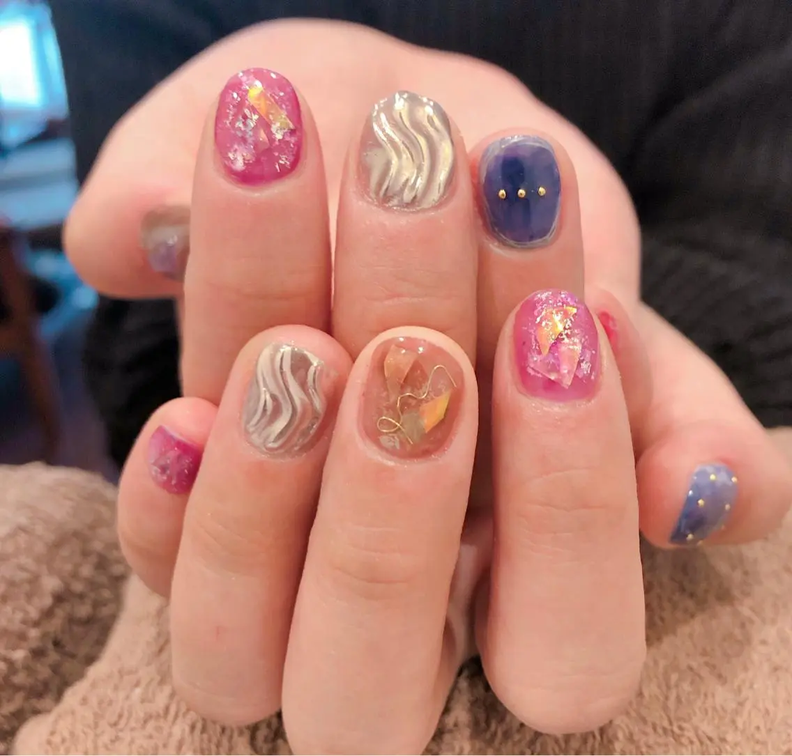 ネイル ミラーネイル BEBE BEAUTEのネイルデザイン