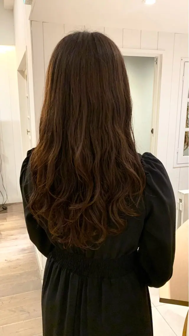 ロング 顔周りカット レイヤーカット ロング カット yusa🌿‬レイヤ ー/赤みなしカラーのヘアスタイル