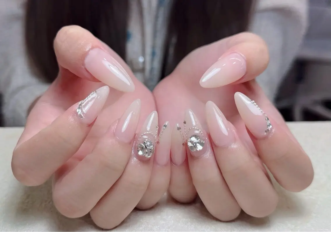 ネイル アートネイル オーロラネイル 長さ出し フレンチネイル ジェルネイル ハンドネイル 中野駅から2分 MEO NAILのネイルデザイン