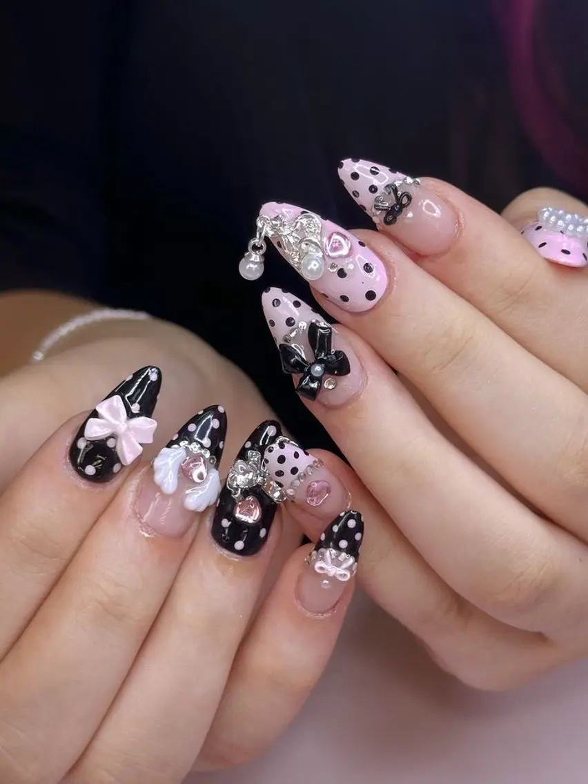 ネイル キラキラネイル 韓国ネイル マグネットネイル 持ち込み ネイルチップ ハンドネイル Himeka Bling.Nailのネイルデザイン