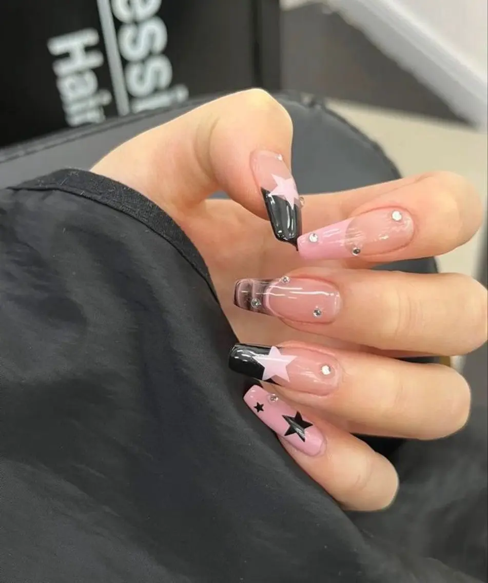 ネイル フレンチネイル キラキラネイル 韓国ネイル シンプルネイル ワンホンネイル ハンドネイル MEI Nailのネイルデザイン