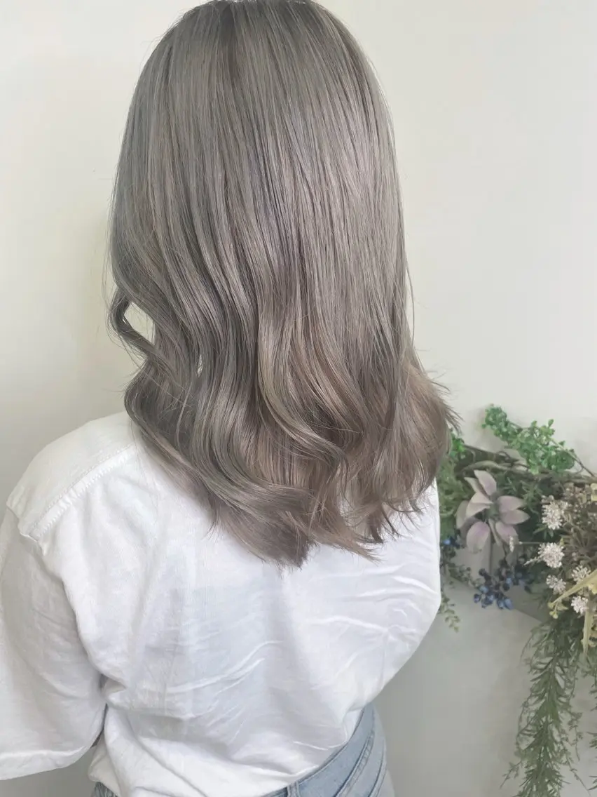 ミディアム カット ヘアカラー 尾崎 弘和のヘアスタイル