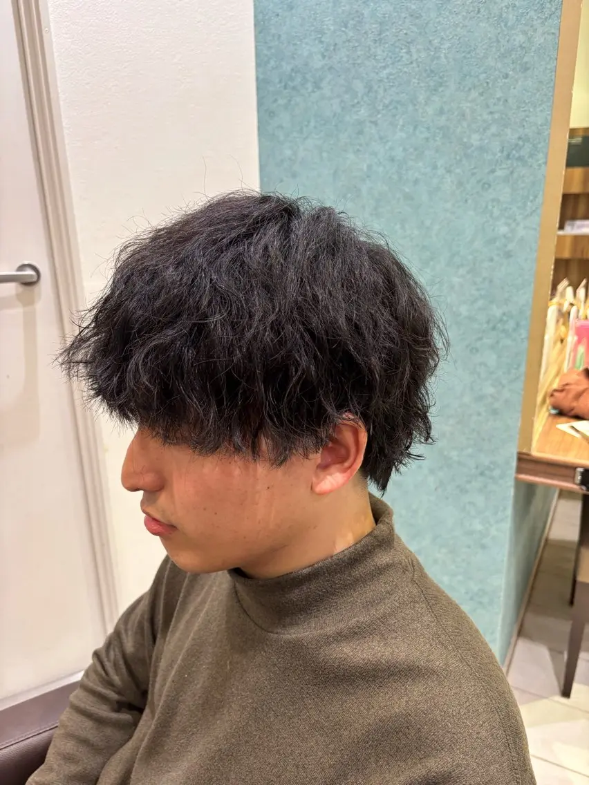 ショート パーマ メンズ メンズパーマ カット パーマ トリートメント 根本 弥英のヘアスタイル