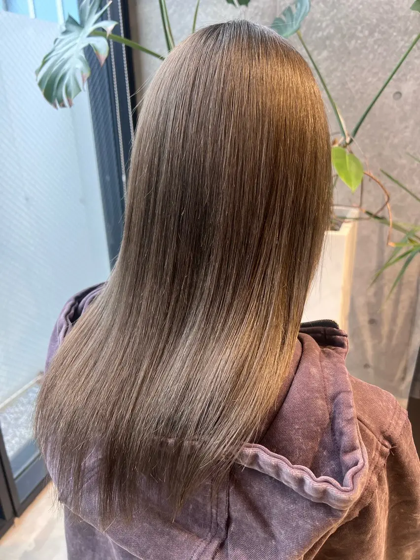 セミロング うるツヤ透明感カラー 𝐀𝐲𝐚𝐦𝐢のヘアスタイル