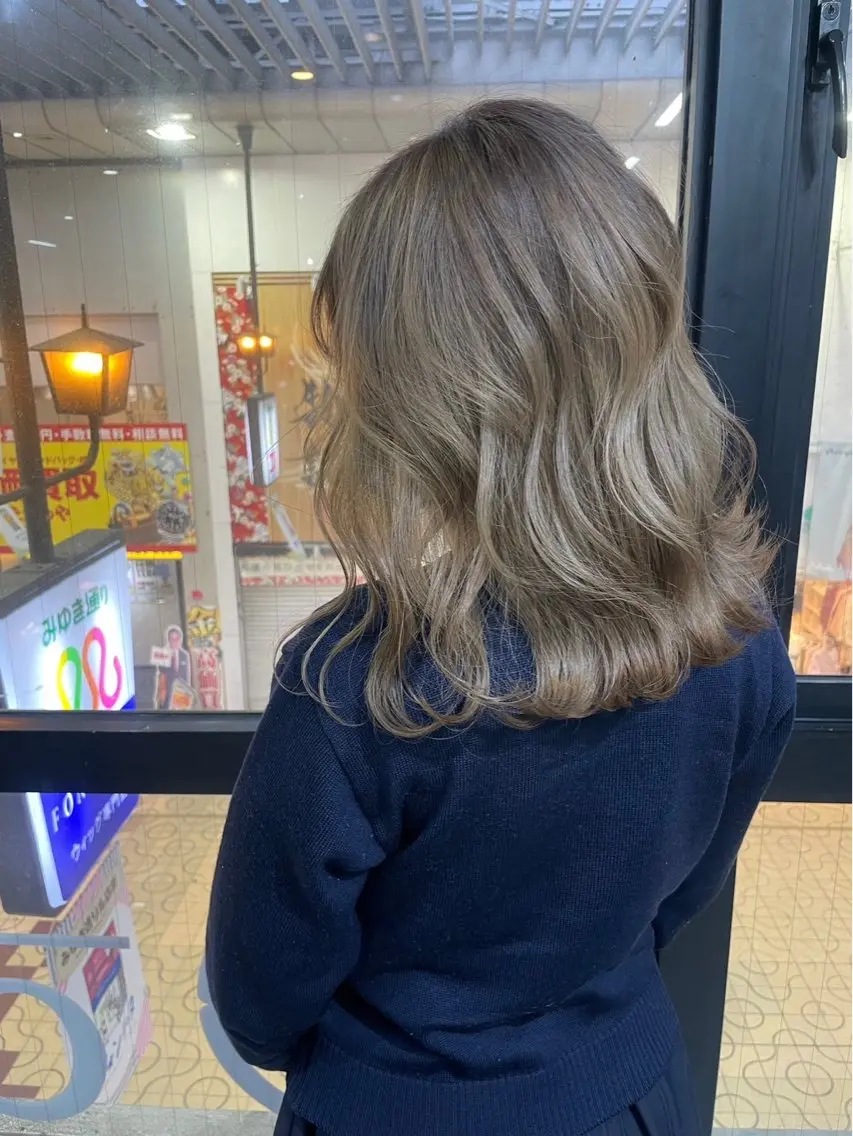 ミディアム カラー ミディアムパーマ バレイヤージュ ミストバング イヤリングカラー  フェイスフレーミング COEUR🌟 TOMOYAのヘアスタイル