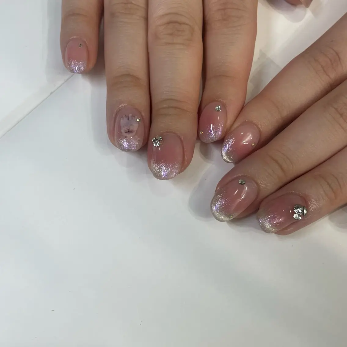 ネイル ハンドネイル ネイルズシャトン🪡 ネイリスト齊藤のネイルデザイン