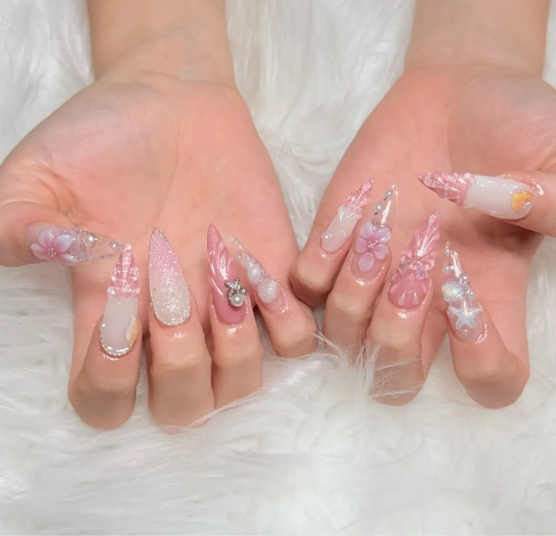 ネイル オーロラネイル チークネイル フットネイル フレンチネイル ジェルネイル ハンドネイル Nichi Nailsのネイルデザイン