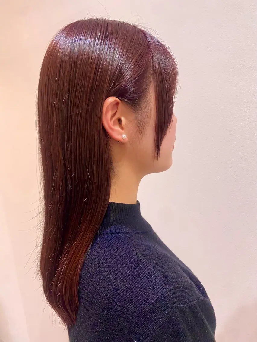 ミディアム カラー ピンクカラー レッドカラー バイオレットカラー 顔まわりレイヤー レイヤーカット カット ヘアカラー トリートメント ♡オシャ髪♡AI ✂️newi町田のヘアスタイル