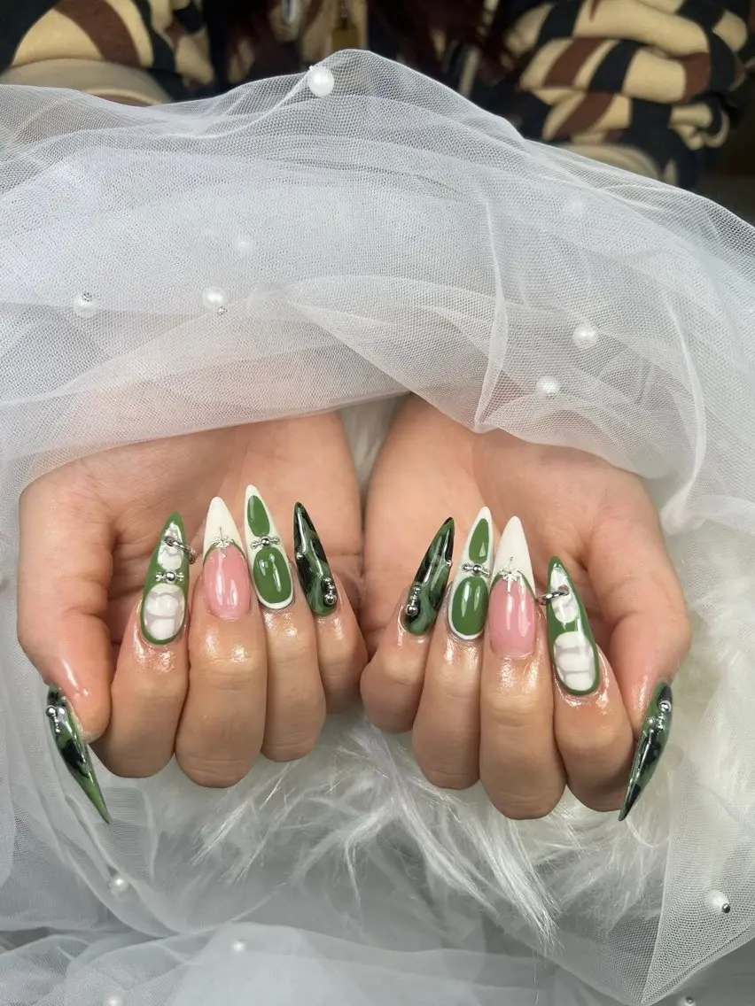 ネイル アートネイル オーロラネイル チークネイル 長さ出し フットネイル ハンドネイル Happy Nailのネイルデザイン