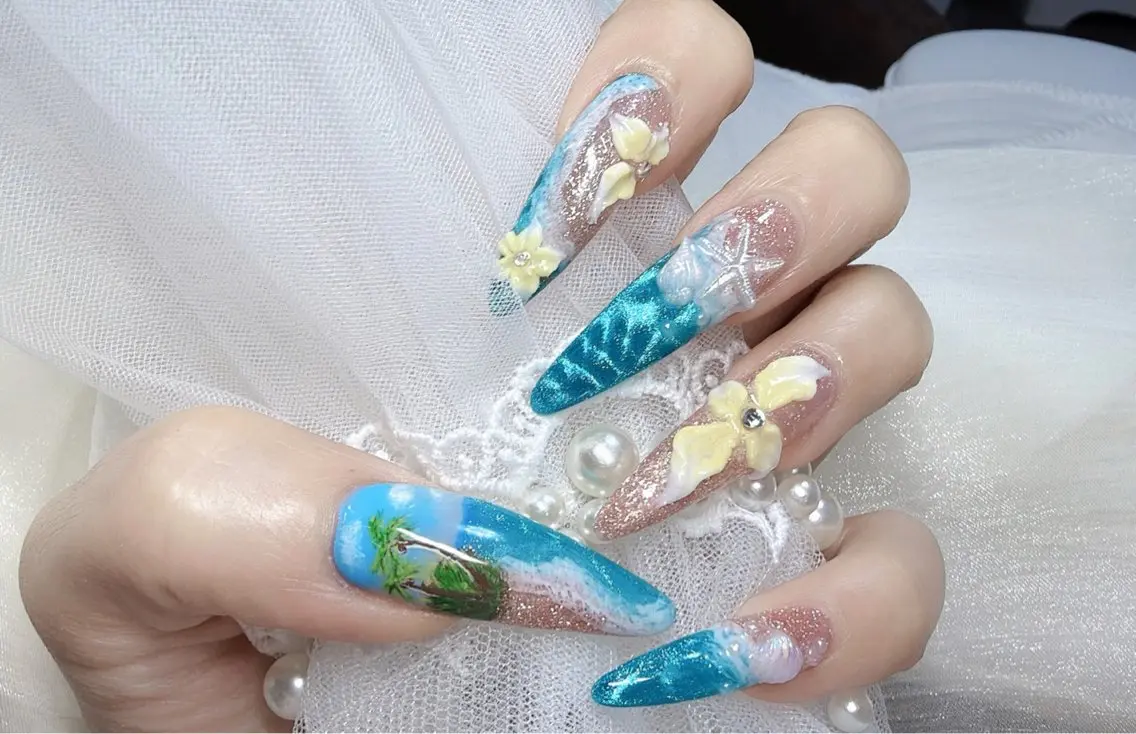 ネイル アートネイル オーロラネイル ガーリー キラキラネイル 韓国ネイル ハンドネイル Mio NailsalonUのネイルデザイン
