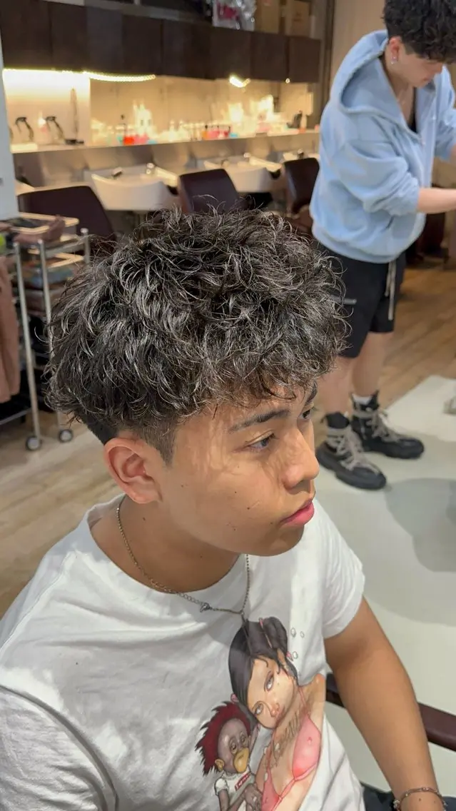 パーマ メンズ カット パーマ fifth原宿 宮部蓮のヘアスタイル