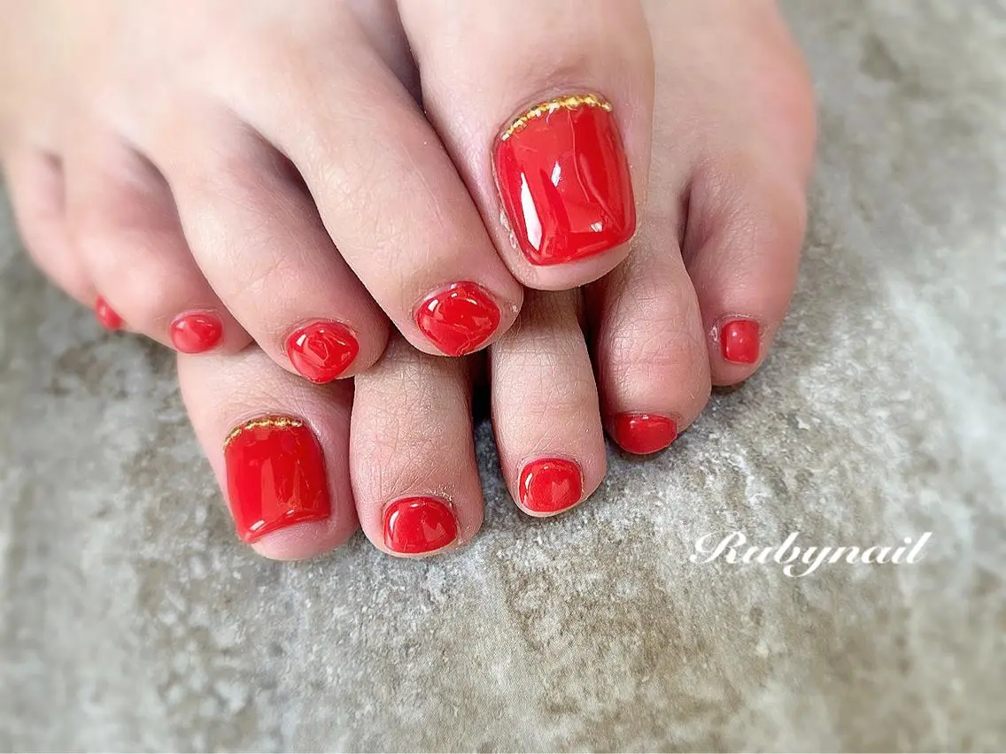 ネイル オレンジ 赤色 フットネイル プライベートサロン Rubynailのネイルデザイン