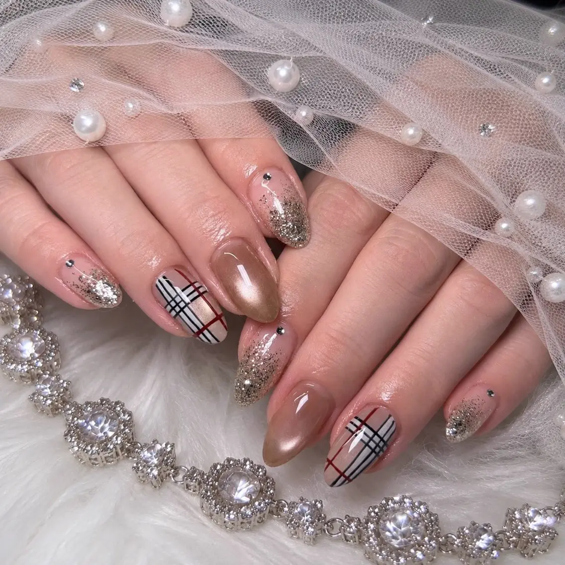 ネイル 𝑅𝑖𝑛 🫧 アクリルスカルプのネイルデザイン