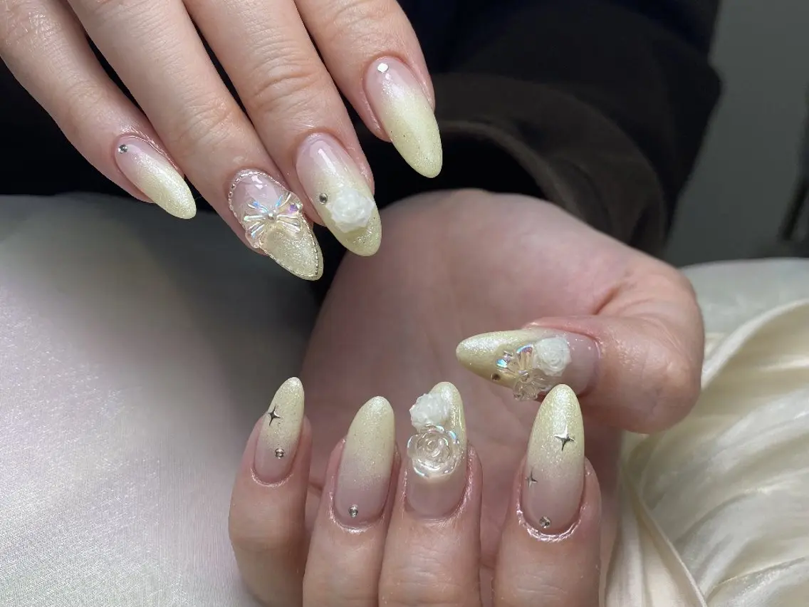 ヘアアレンジ ハンドネイル UM Nail Salonのネイルデザイン