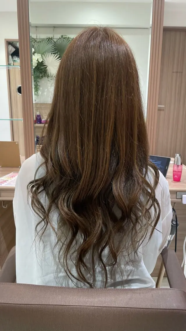 セミロング カット ヘアカラー ハイトーン募集中 💜✝️荒川優輝のヘアスタイル