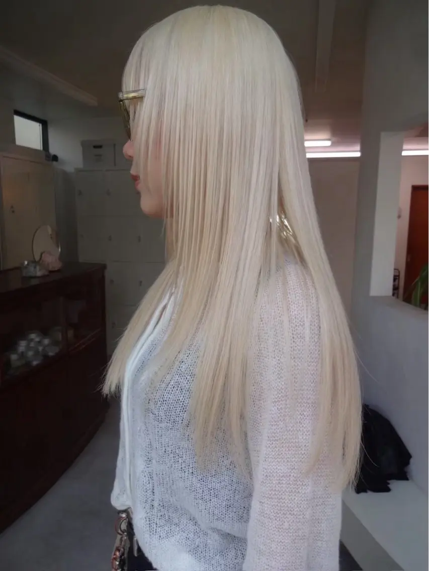 ロング カラー ベージュカラー ブリーチ ケアブリーチ ハイトーンカラー ハイトーンベージュ ハイトーン/デザイン 小林美咲のヘアスタイル