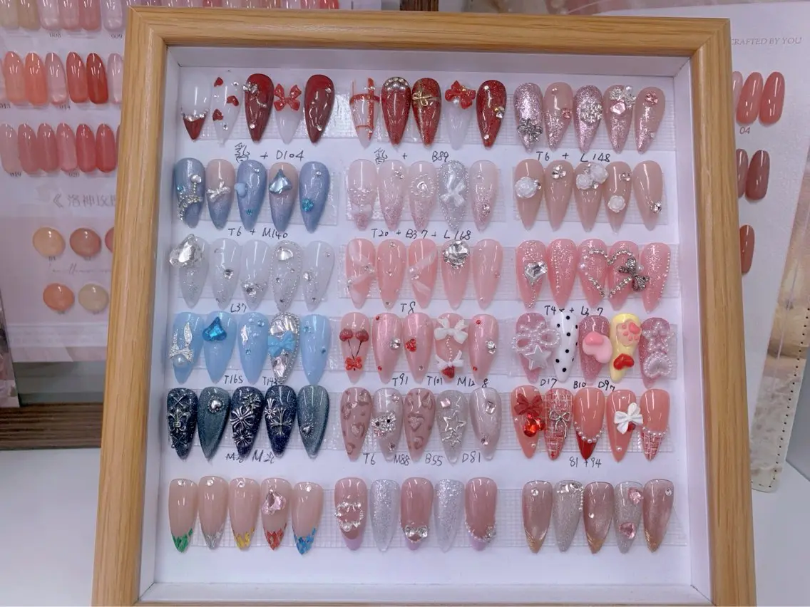 ネイル ボルドー チークネイル 長さ出し フレンチネイル ジェルネイル UMI ネイルサロン新宿🎀のネイルデザイン