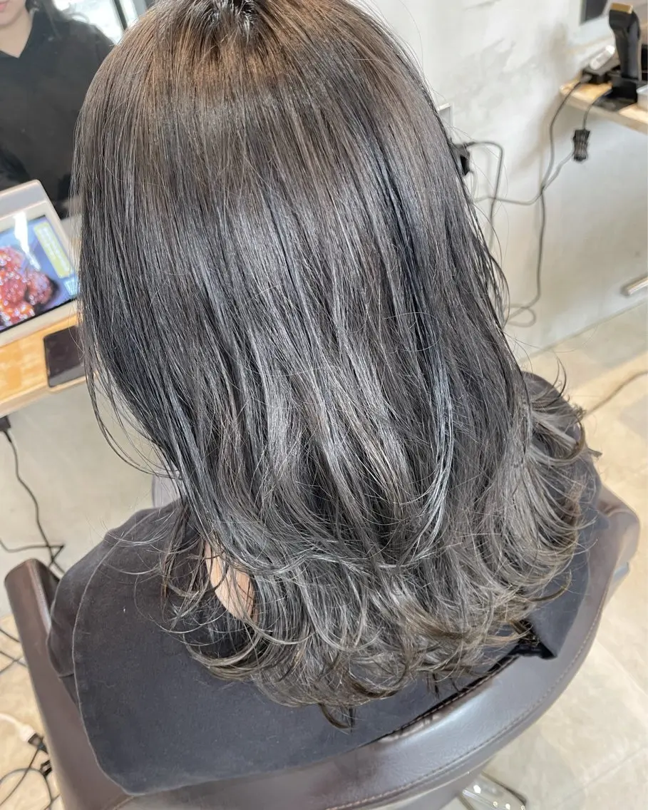セミロング カラー 塚本 昂のヘアスタイル
