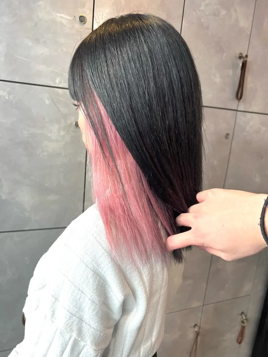 ミディアム カラー ヘアアレンジ ヘアカラー トリートメント ヘッドスパ ヘアセット 🌈インナーカラー ‘ショウマ’🌈のヘアスタイル