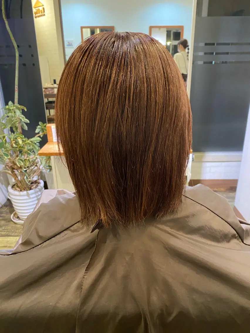 カラー 小松 美月のヘアスタイル