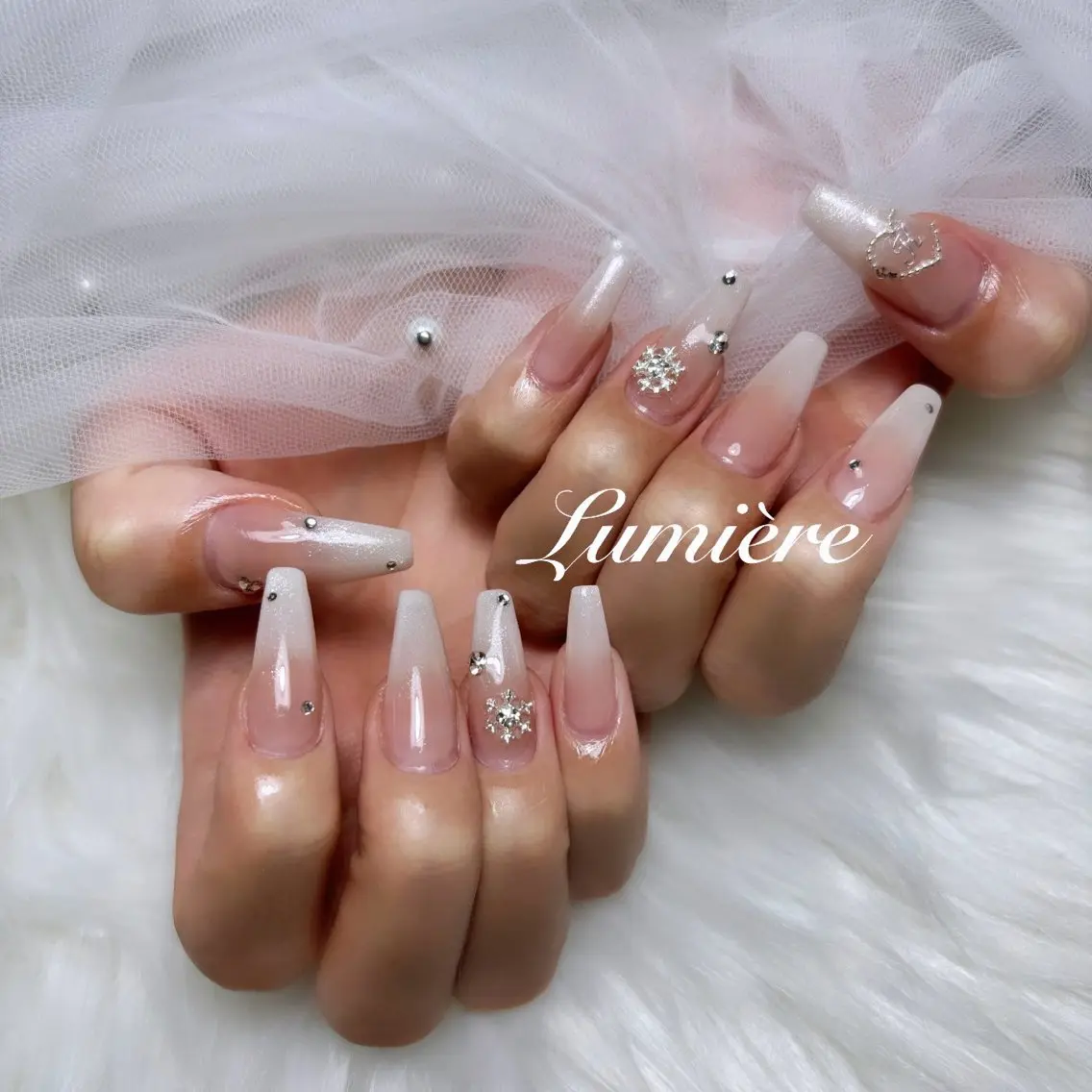 ネイル ハンドネイル Lumière｜ ロング｜ワンホンのネイルデザイン