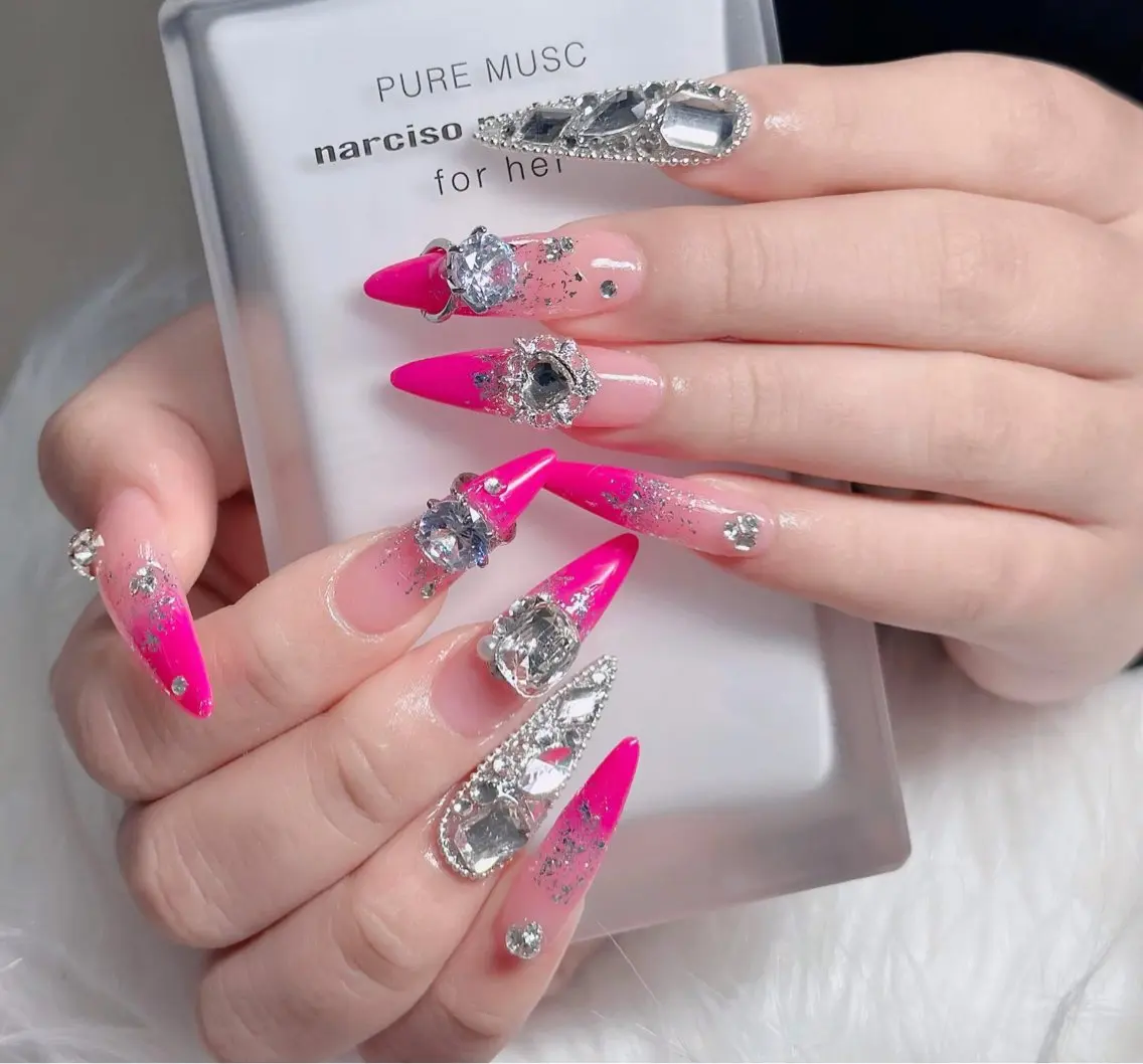 ネイル オーロラネイル フレンチネイル ジェルネイル ハロウィン キラキラネイル H.baby Nail Salonのネイルデザイン