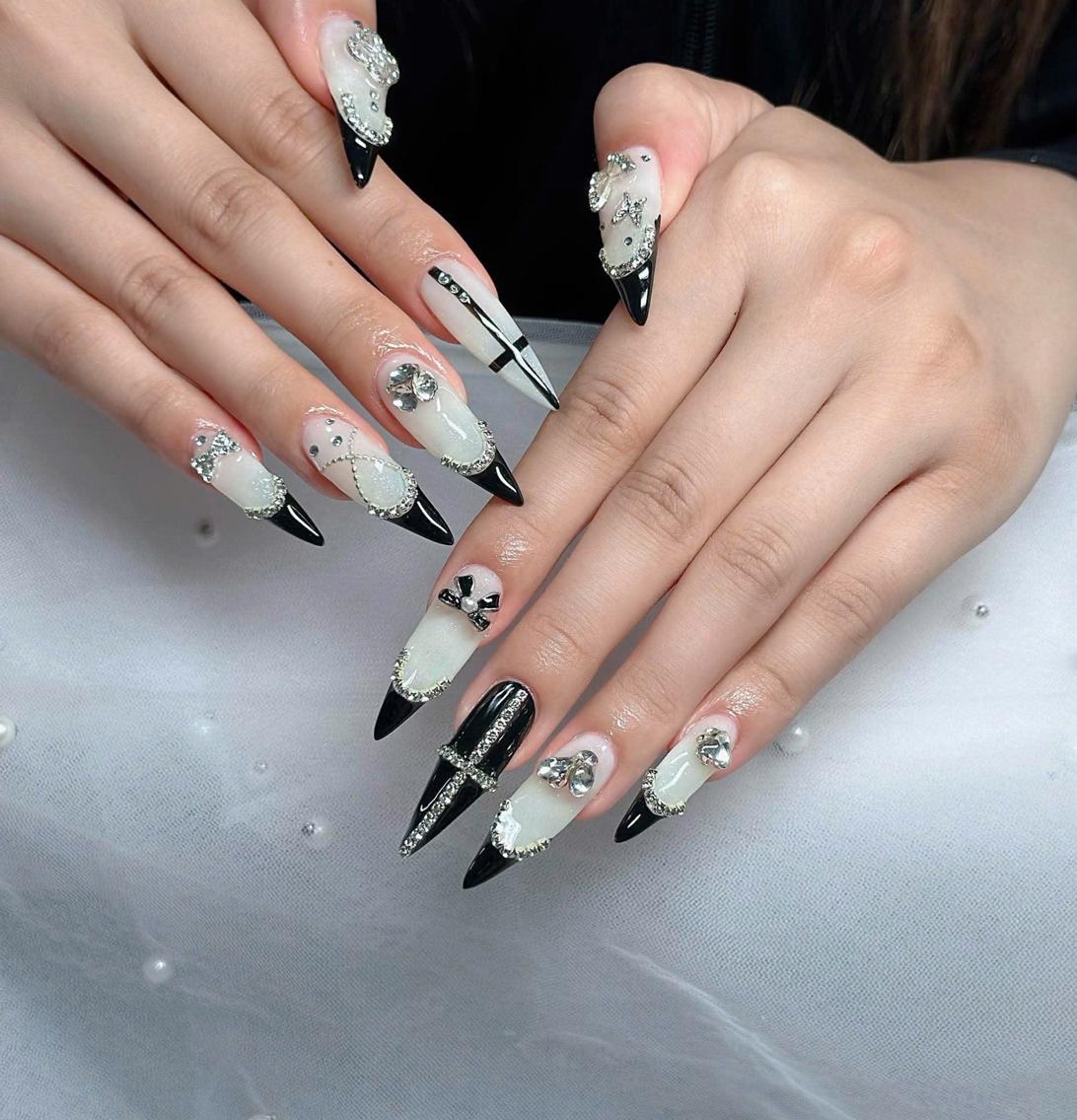 ネイル フレンチネイル ジェルネイル ハロウィン 韓国ネイル マグネットネイル ハンドネイル yuuna hbabynailのネイルデザイン