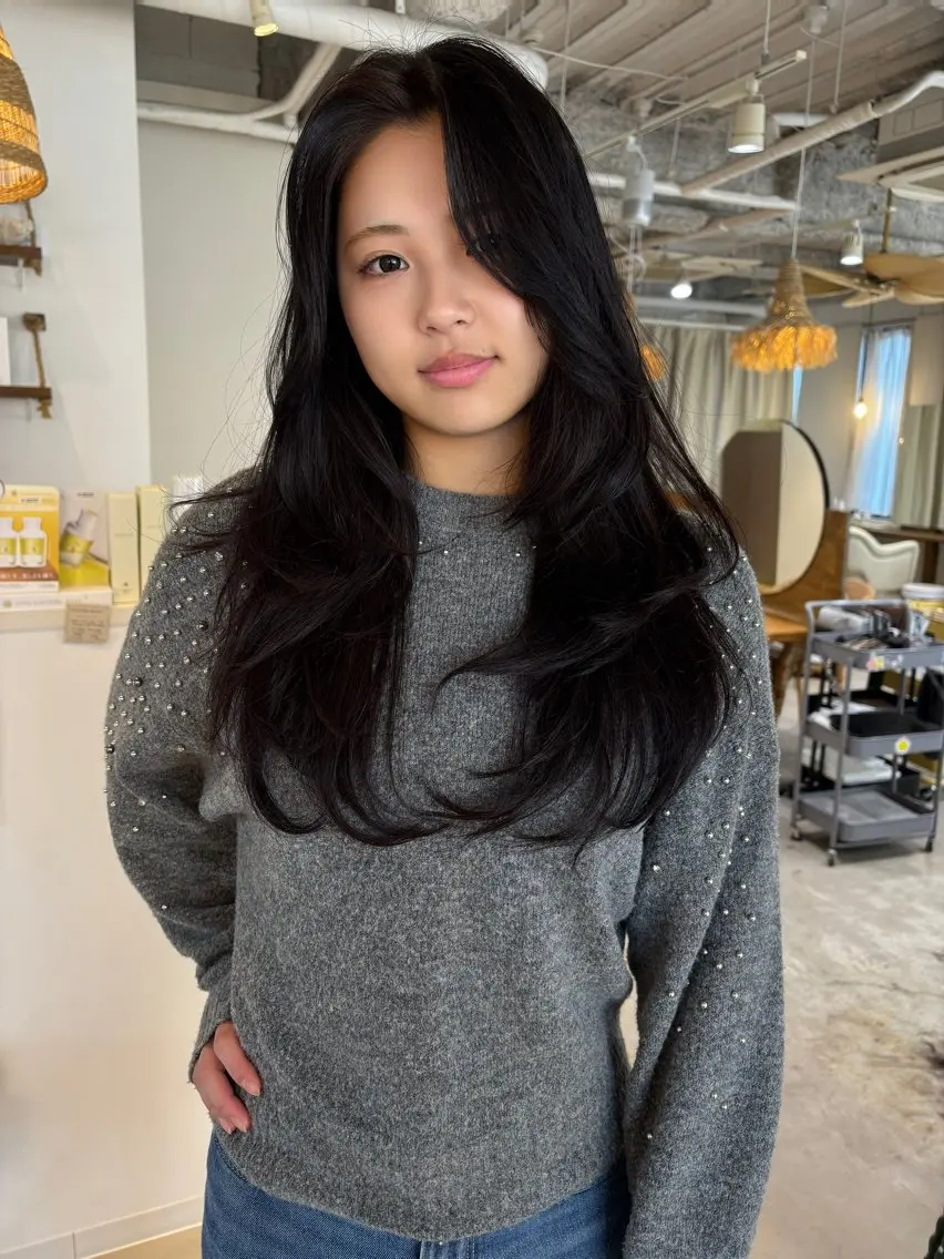 ロング カラー カット ヘアカラー 髙野 未衣菜のヘアスタイル