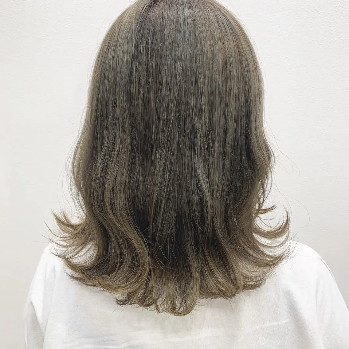セミロング カット ヘアカラー トリートメント AKANE 【zina新宿】のヘアスタイル