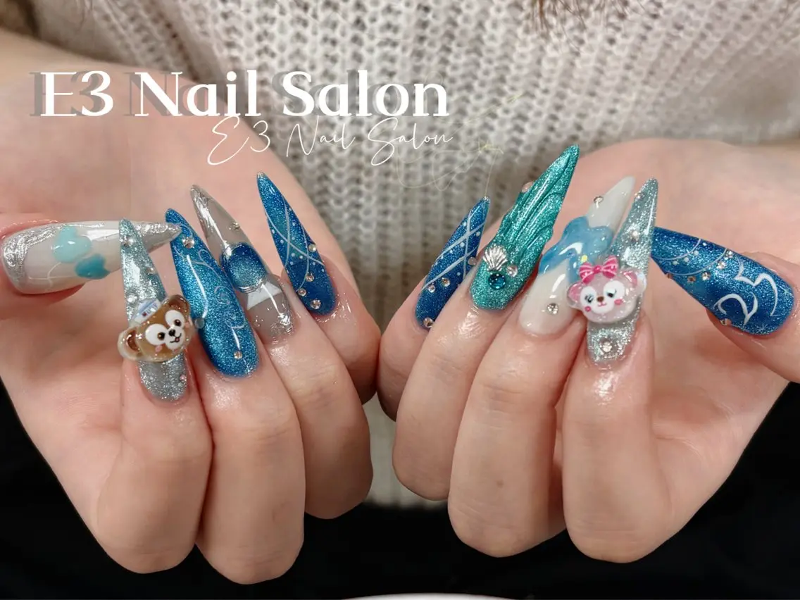 ネイル オーロラネイル フレンチネイル ジェルネイル ガラスフレンチ キラキラネイル ハンドネイル E3 Nail Salonのネイルデザイン