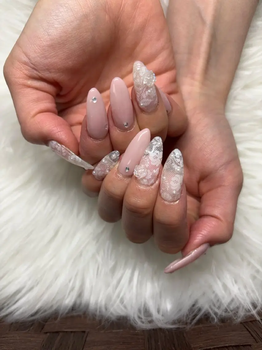 ハンドネイル 小松 春菜のネイルデザイン