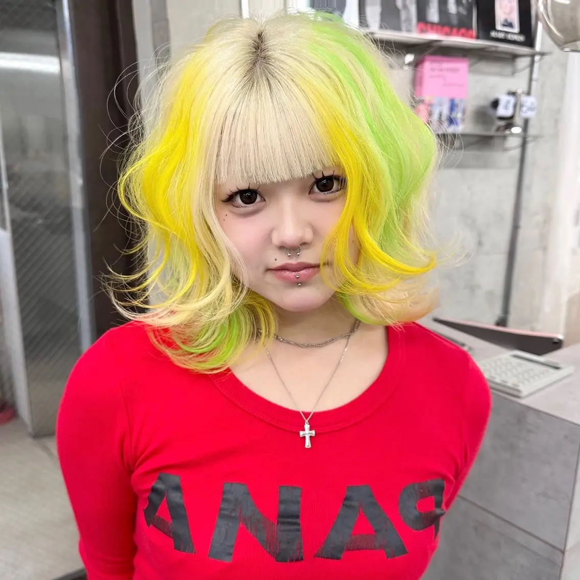 ミディアム カラー ヘアアレンジ ヘアカラー トリートメント TAKUMAブリーチ /デザインカラーのヘアスタイル