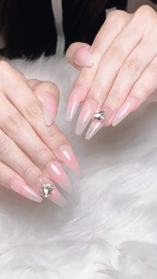 ネイル ブラウン フラッシュネイル フラワーネイル ホログラムネイル ロングネイル ハンドネイル フットネイル Rei _Nail 新宿のネイルデザイン