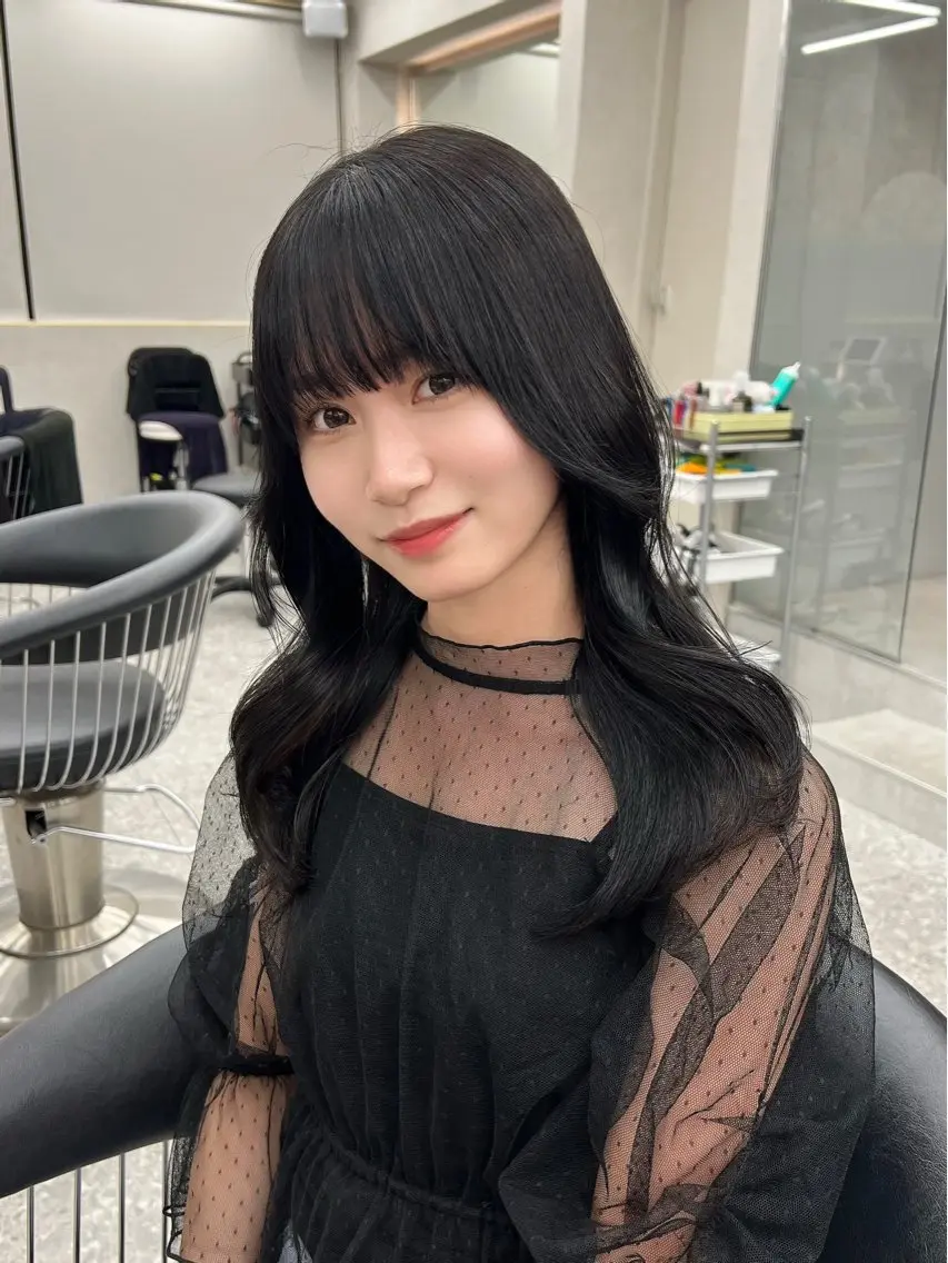 セミロング カラー くびれヘア 韓国風ヘア レイヤーカット 小顔カット ワンホンヘア ヘアカラー トリートメント 🤎透明感カラー/ suguru🤍のヘアスタイル