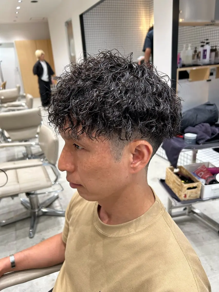 パーマ メンズ フェードカット メンズパーマ カット パーマ 🐲ツイスパ🐲 フェード/龍のヘアスタイル