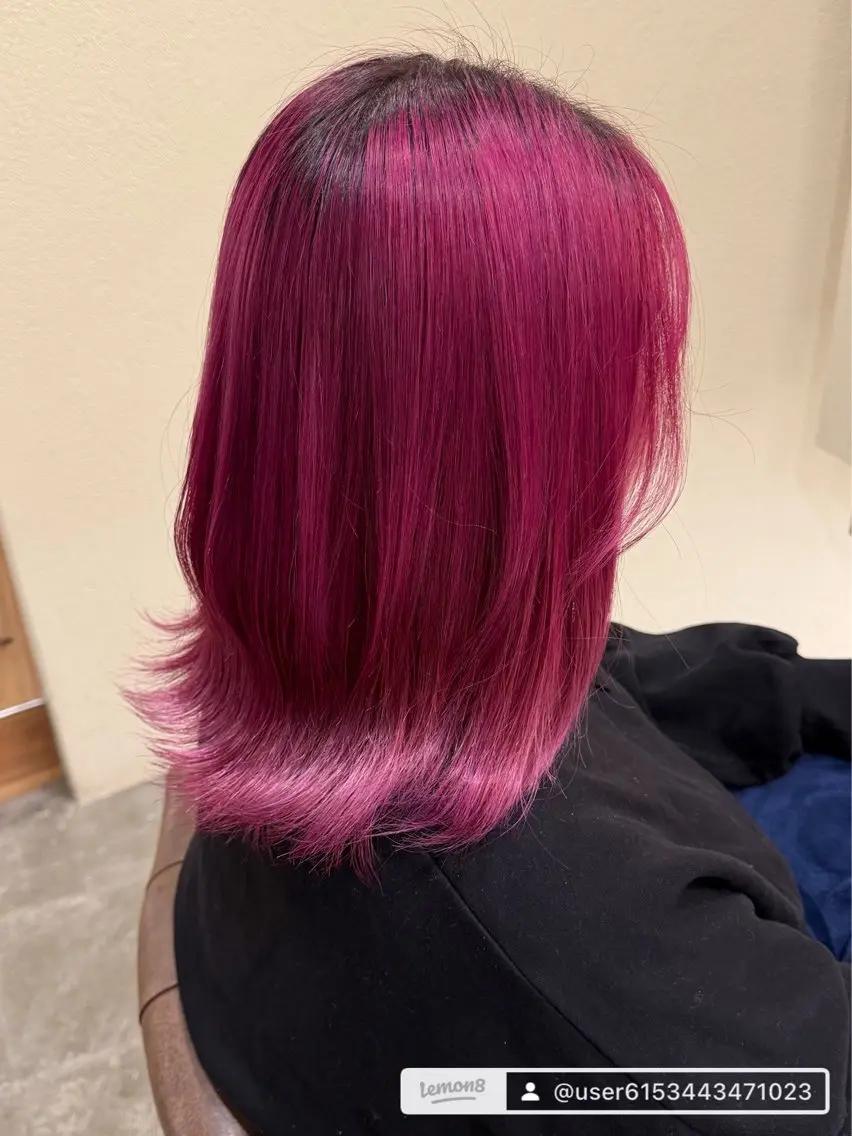 セミロング カラー ブリーチ ピンクカラー 山崎 彩稀のヘアスタイル