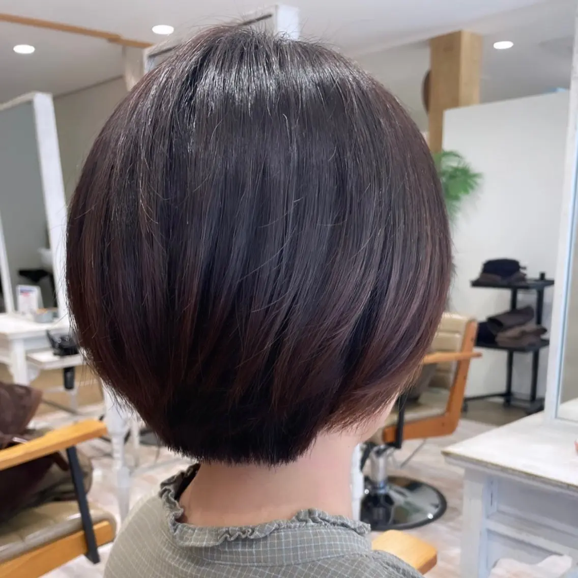 ショート 東 歩音のヘアスタイル